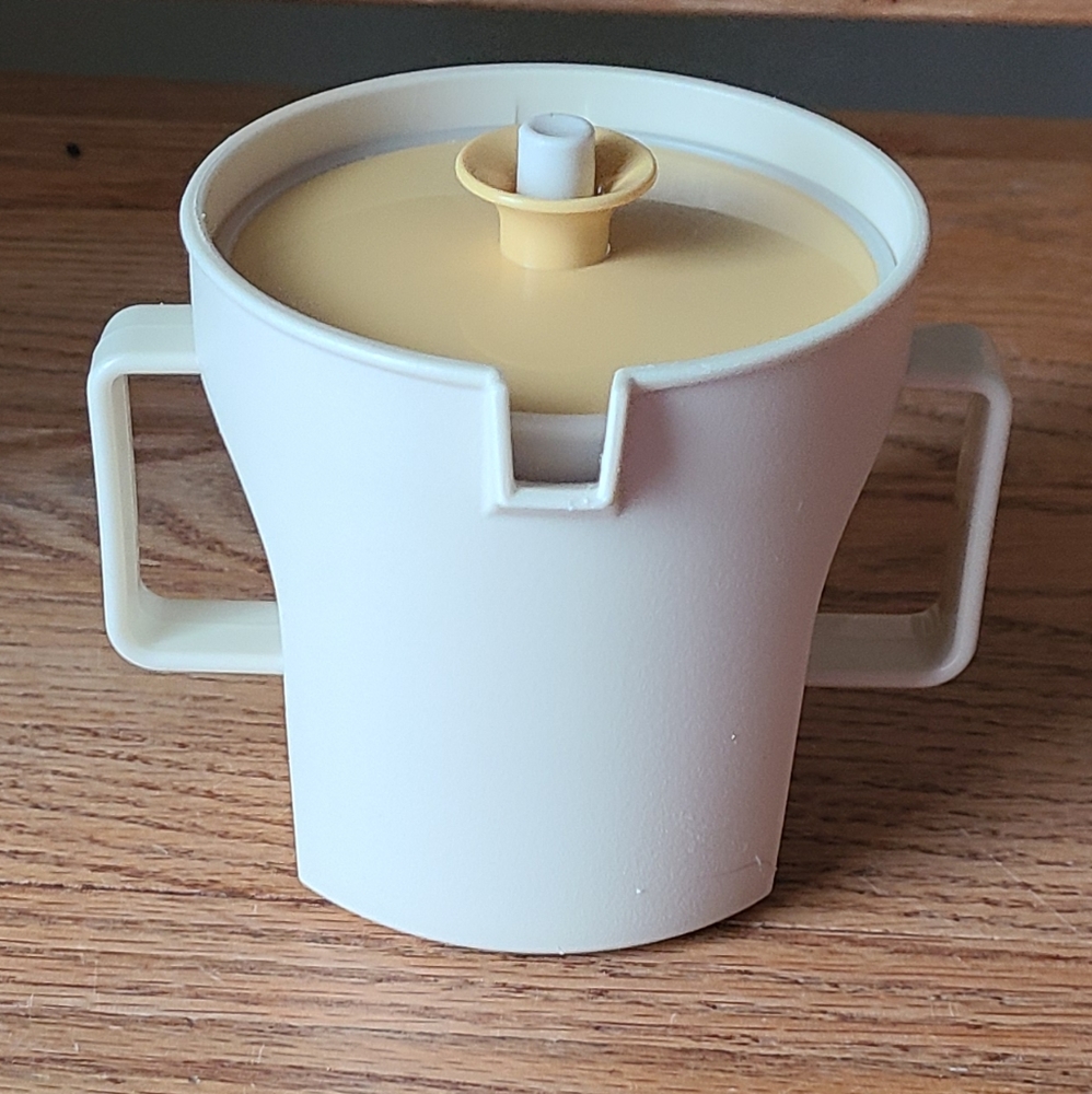 Tupperware sugar bowl/countainer